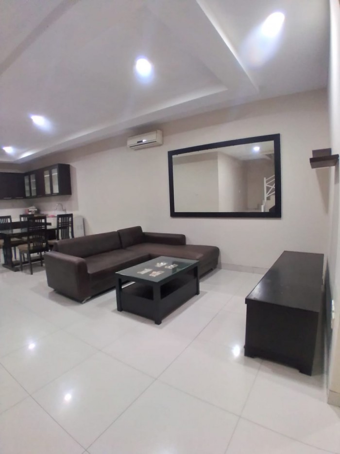 Rumah disewakan di cluster Meadow Green Lippo Cikarang